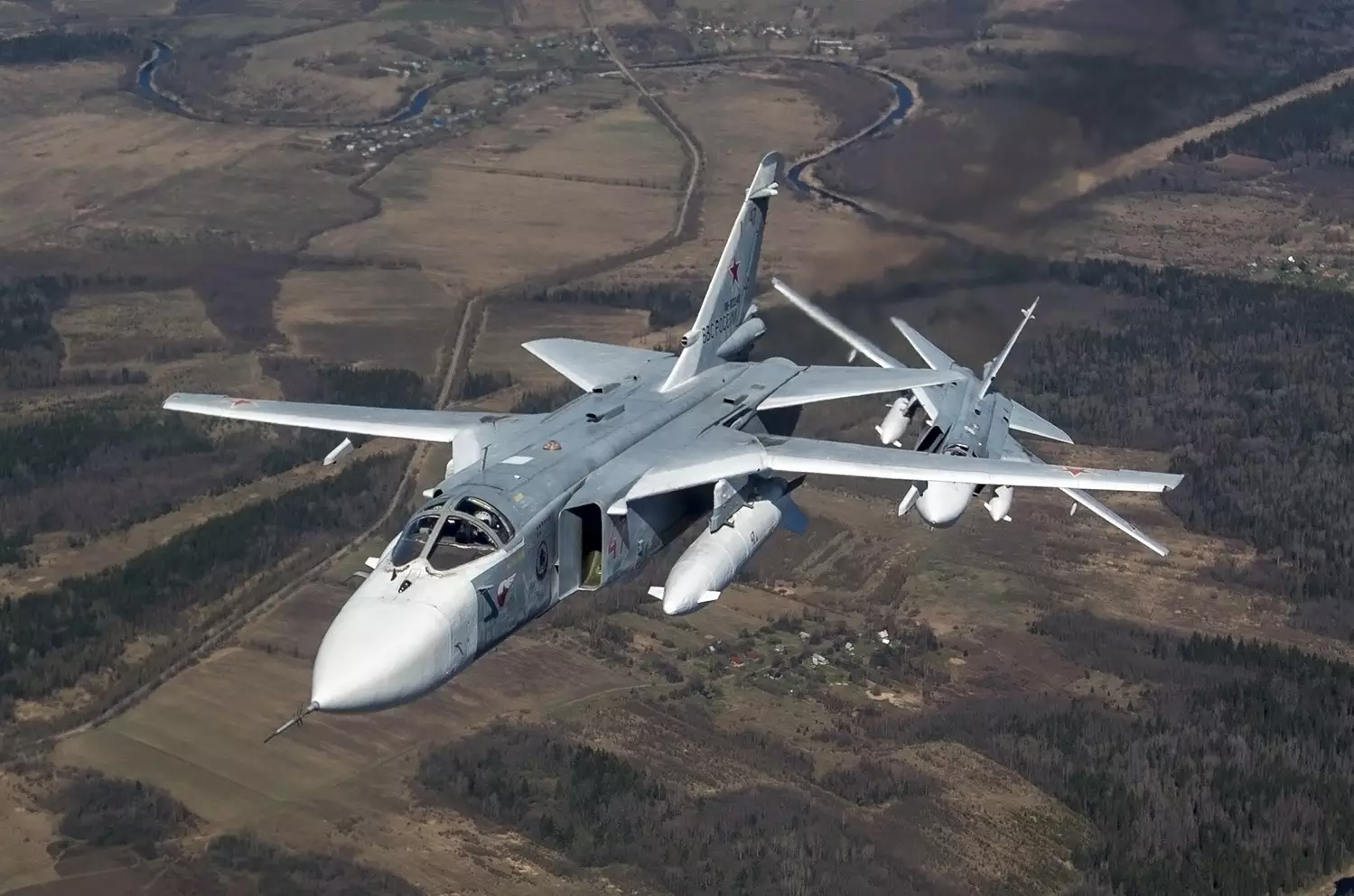 Ruslar Ukraynanın Su-24 qırıcısını vurdu