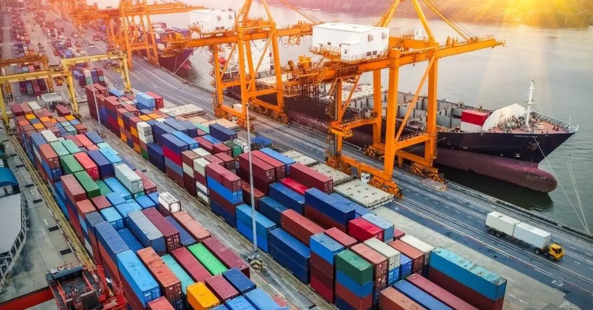 Çinin ixracı 300 milyard dolları ötüb