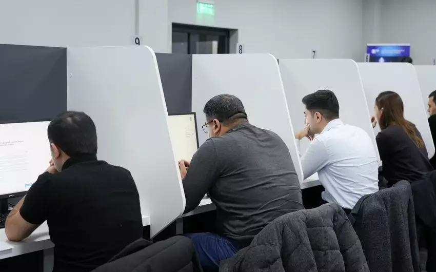 Ədliyyə orqanlarına qulluğa qəbul imtahanında 116 namizəd müsahibəyə buraxılıb - FOTO