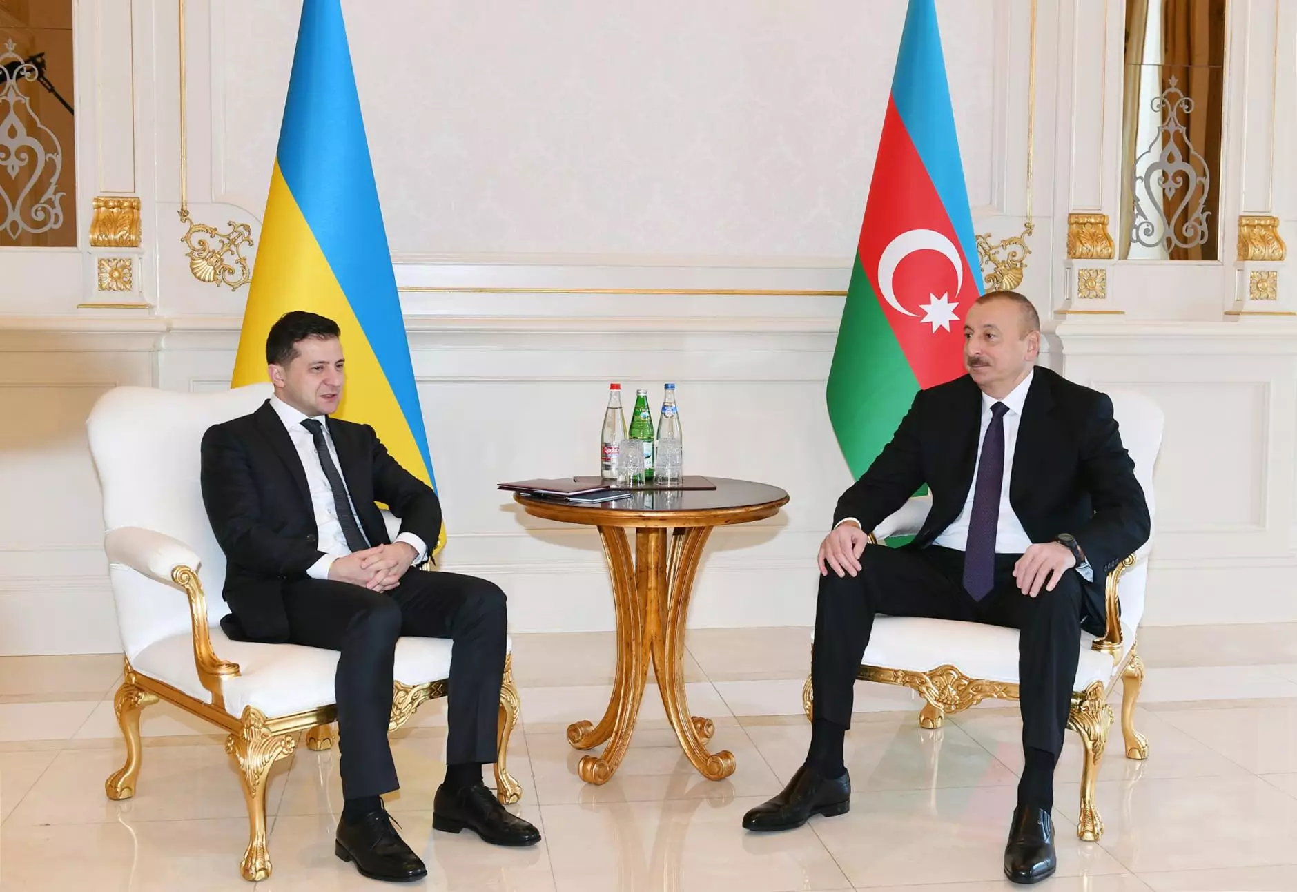Ukrayna Prezidenti İlham Əliyevə təyyarə qəzası ilə bağlı başsağlığı verib