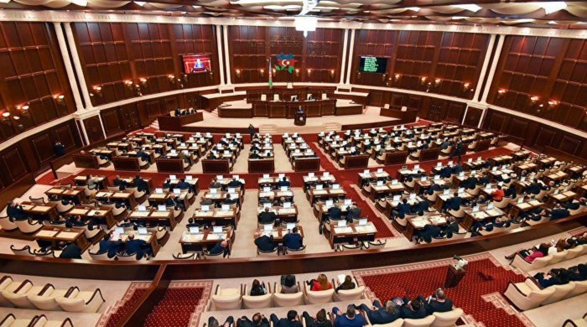 Milli Məclisdə büdcə zərfinin müzakirəsi başladı