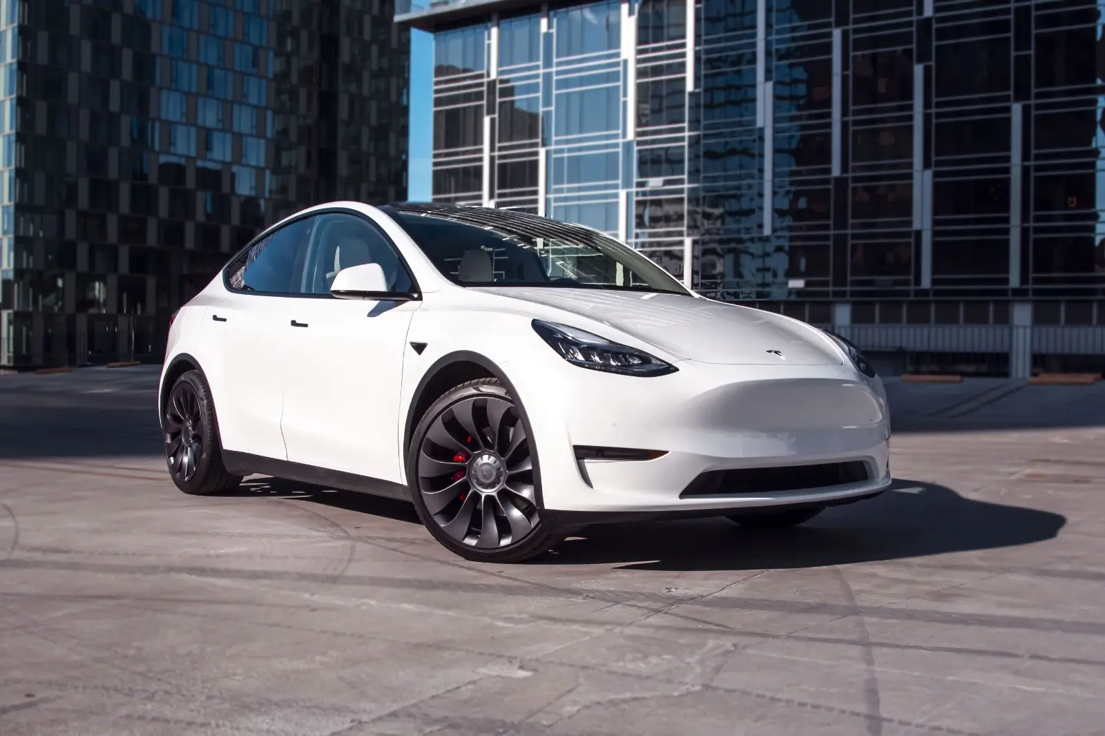 "Tesla Model YL" Çində satışa çıxarılıb