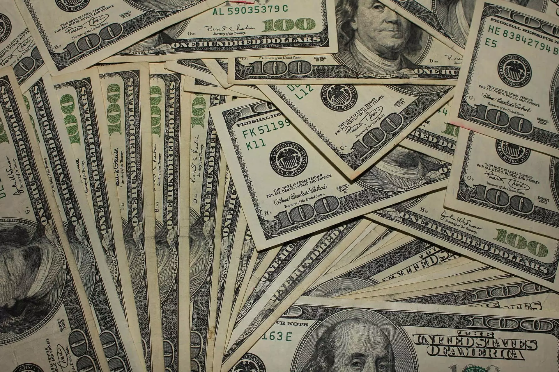 Rusiyanın beynəlxalq ehtiyatları 9 milyard dollar azalıb