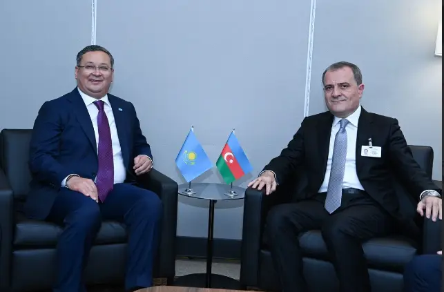 Azərbaycanla Qazaxıstan arasında ikitərəfli əlaqələr müzakirə olunub