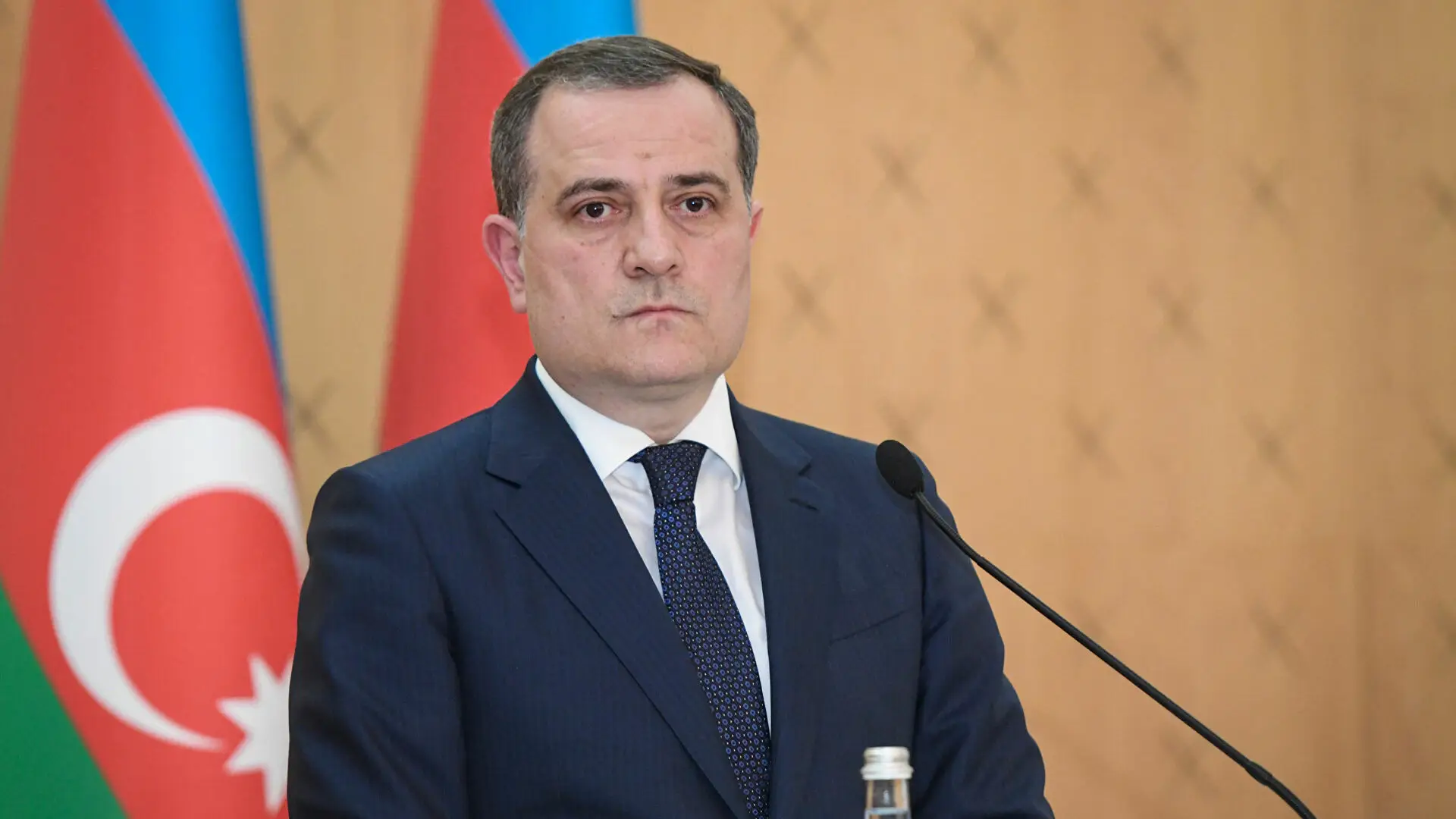 Ceyhun Bayramov Qazaxıstanın keçmiş XİN başçısı ilə telefonla danışıb