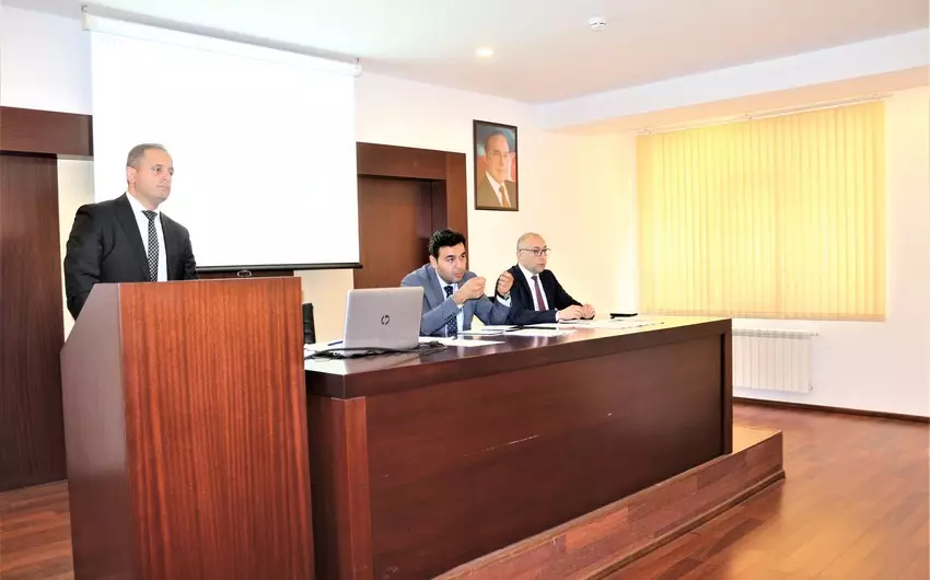 Sahibkarların manatla aldıqları kreditin təminatı mexanizmi müzakirə edilib