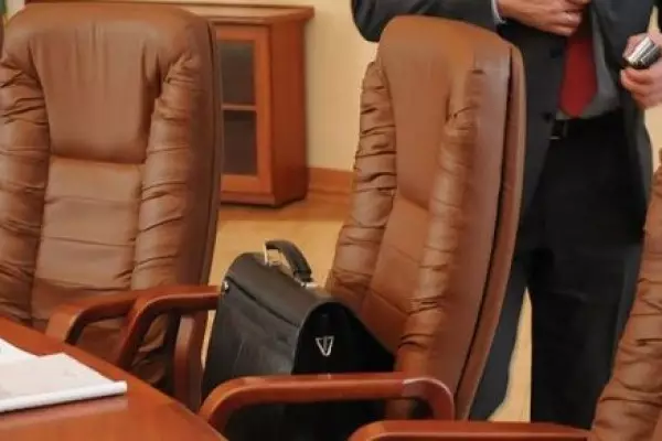 Direktorların işə qəbulu üzrə elektron qeydiyyatın vaxtı açıqlanıb
