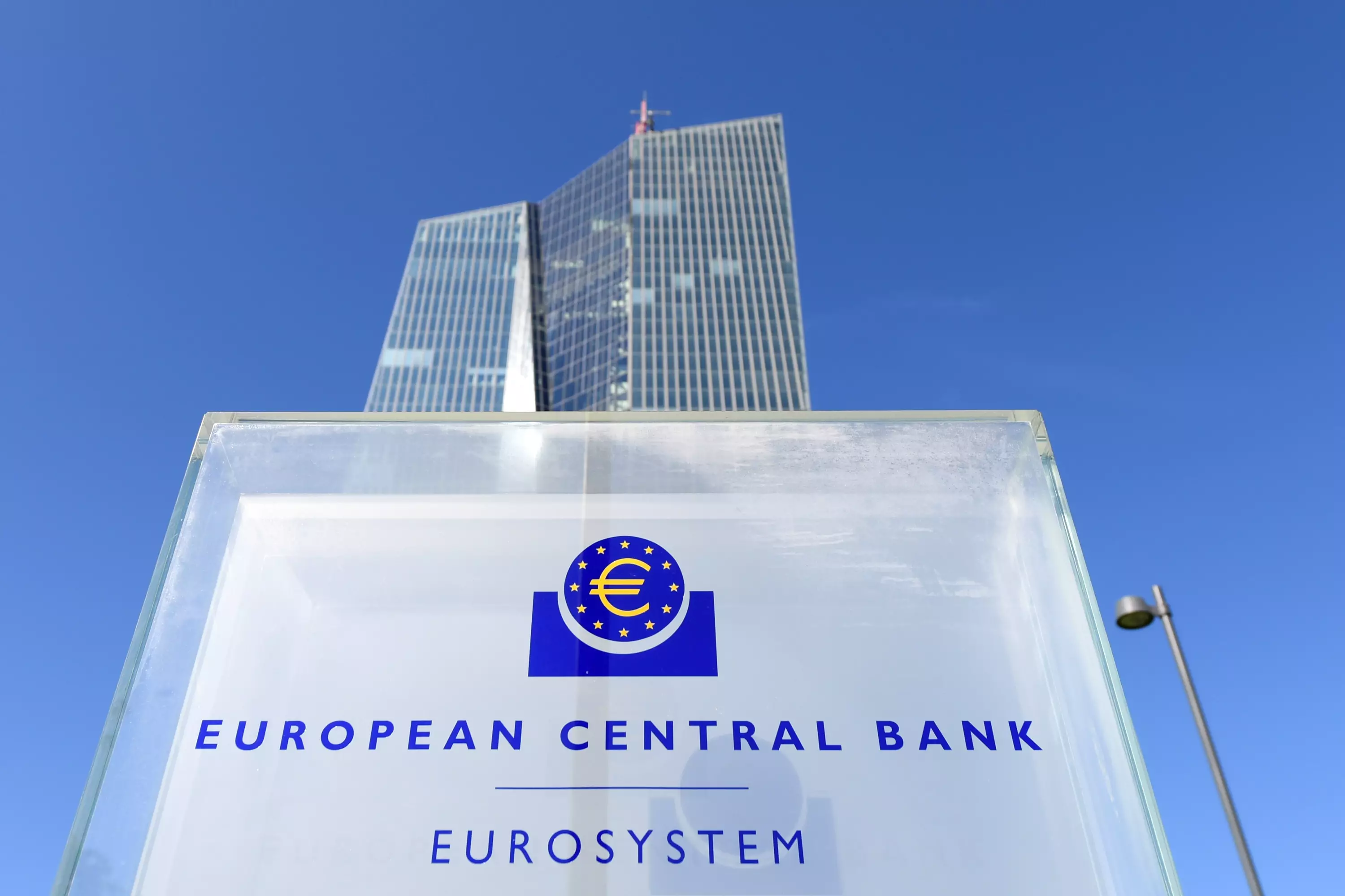 Avropa Mərkəzi Bankı uçot dərəcəsini azaldıb