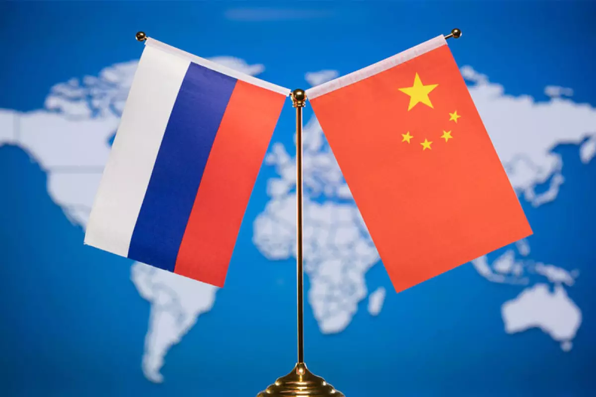 Rusiya Baş naziri və Çin lideri görüşüblər