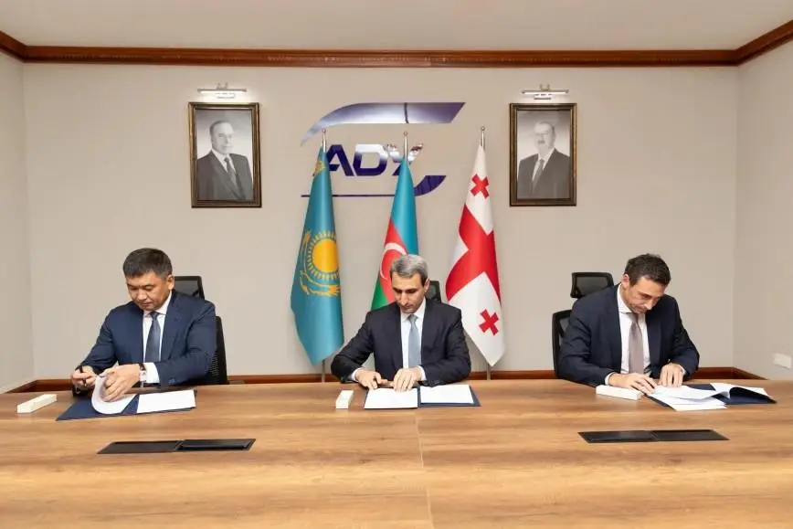 ADY Çindən Orta Dəhliz ilə 225 blok-qatar qəbul edib