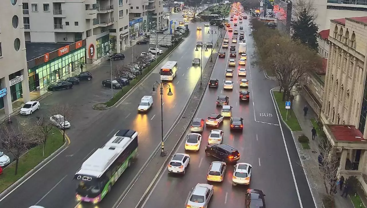Bakıda hazırda bəzi yollarda sıxlıq müşahidə olunur