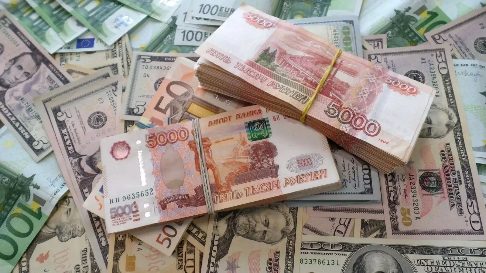 AMB bu günə olan valyuta məzənnələrini açıqlayıb