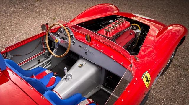 Saxta "Ferrari"ni 720 min dollara satdılar