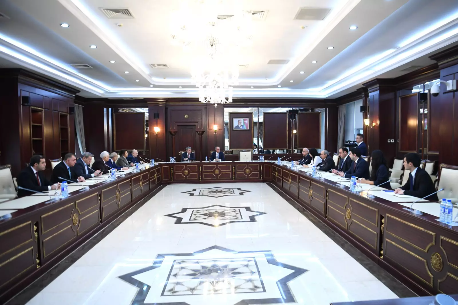 Toponimiya komissiyasının yeni tərkibdə ilk iclası keçirilib - FOTO
