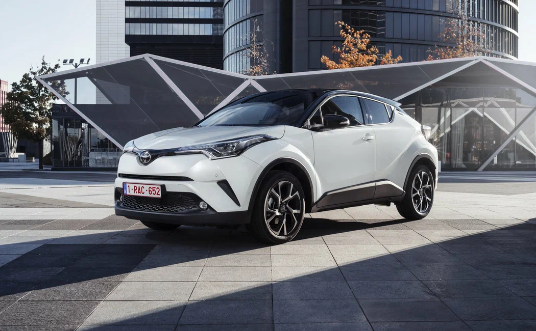 Tramp: "Toyota" ABŞ-də 10 milyard dollarlıq avtomobil zavodları tikməyi planlaşdırır