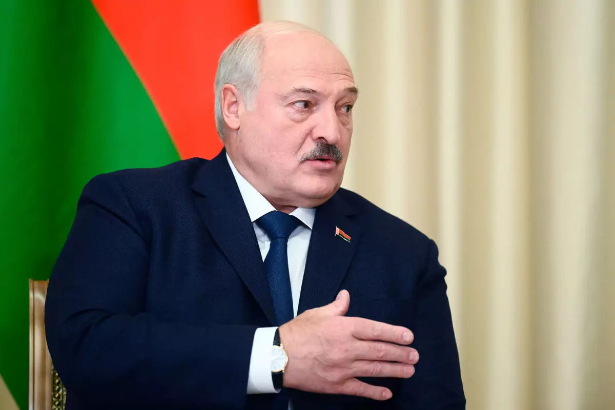 Lukaşenko korrupsiyaya görə məmurların ölüm cəzasını nəzərdə tutan qanunu imzalayıb