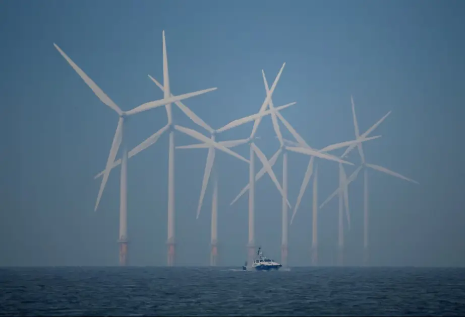 Britaniya külək enerjisi istehsalı üçün 1,45 milyardlıq büdcə ayırıb