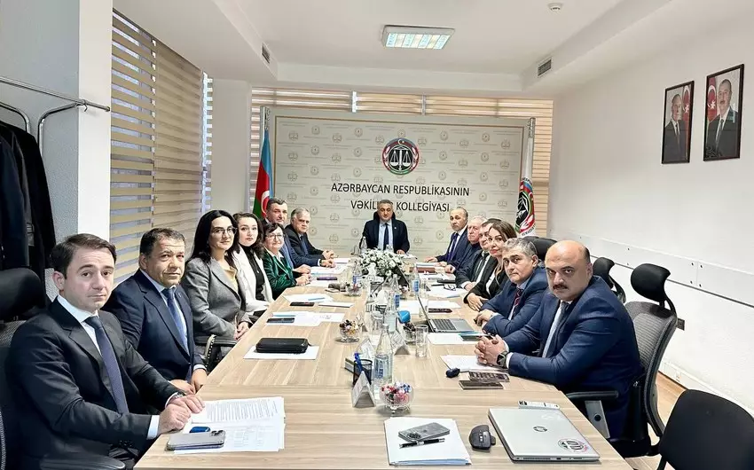 İntizam pozuntularına yol verən üç vəkil cəzalandırılıb - FOTO