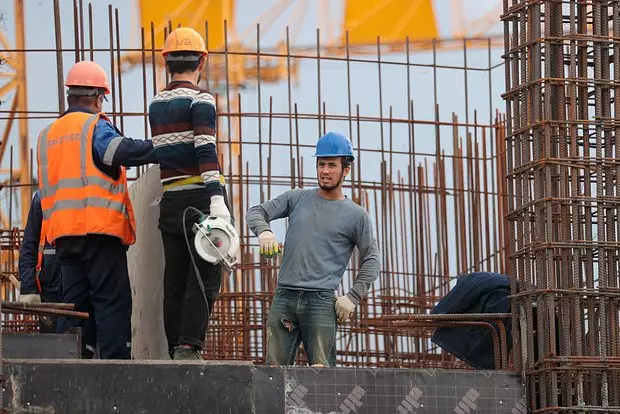 Rusiyada işləyən miqrantlar üçün yeni qadağa tətbiq edildi