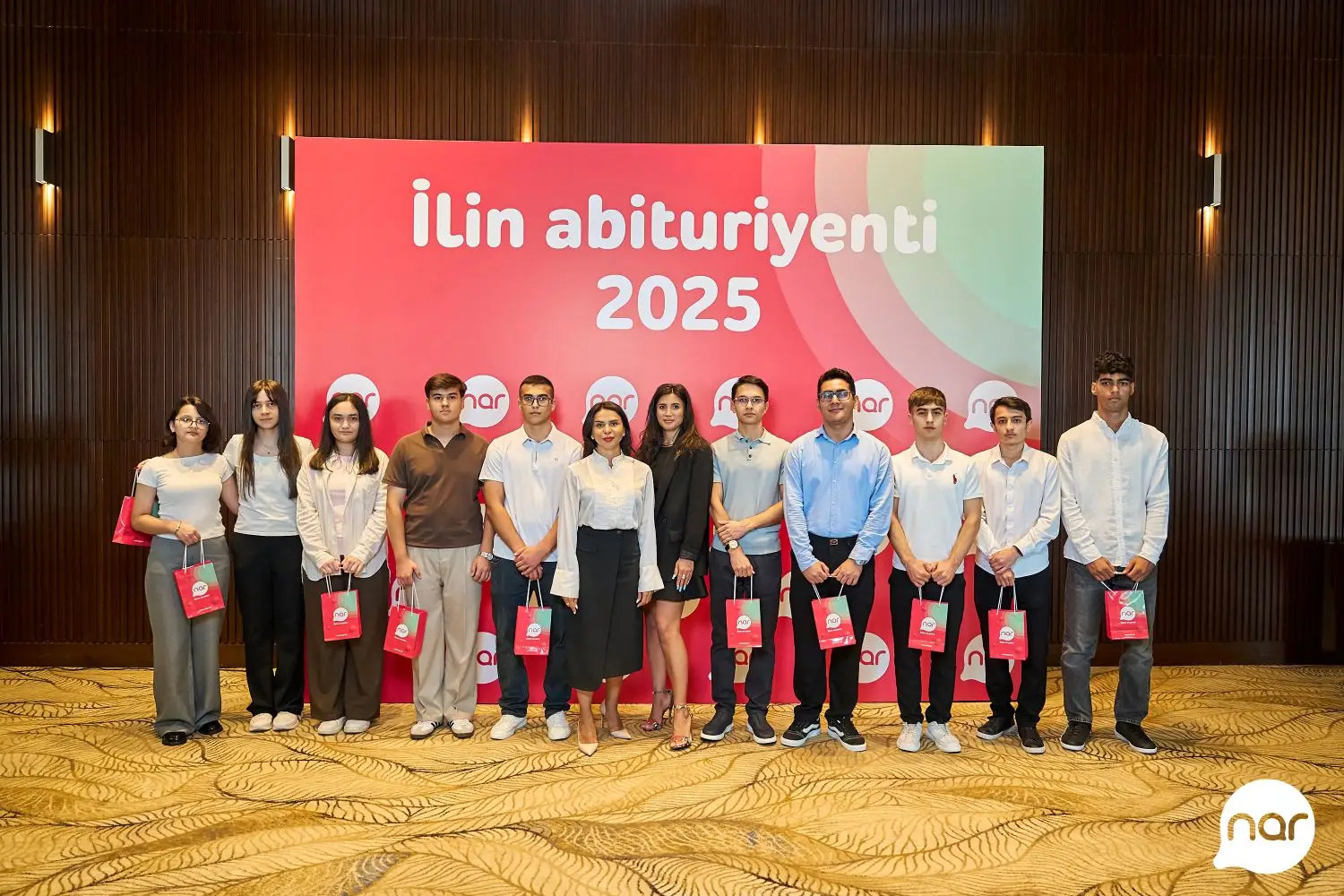 “Nar” ilin ən uğurlu abituriyentlərini mükafatlandırdı - FOTO