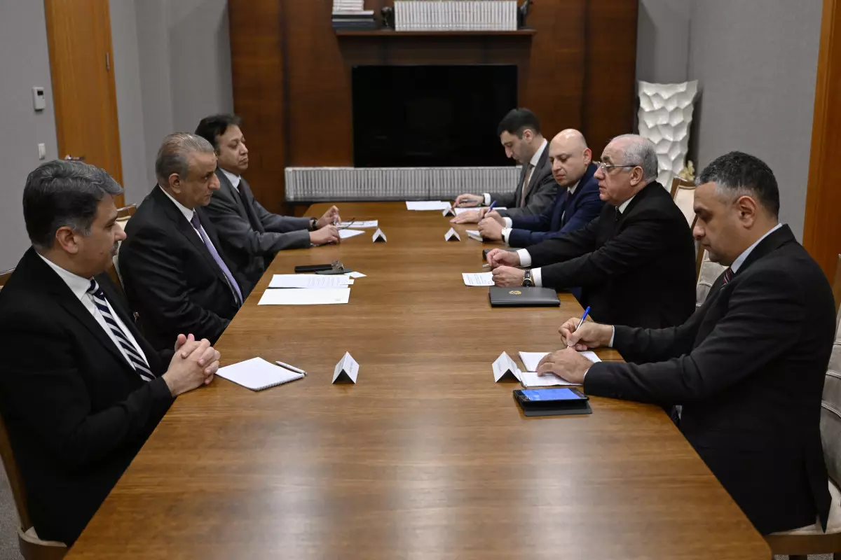 Əli Əsədov pakistanlı nazirlə strateji tərəfdaşlıq məsələlərini müzakirə edib