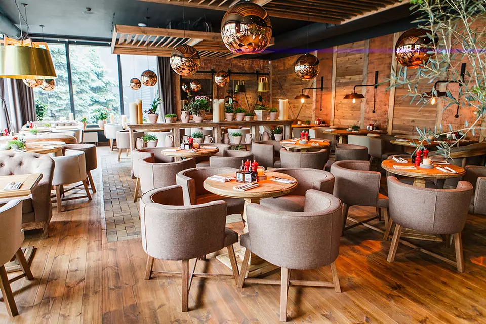 Restoran işçisi aldığı xəsarətdən öldü