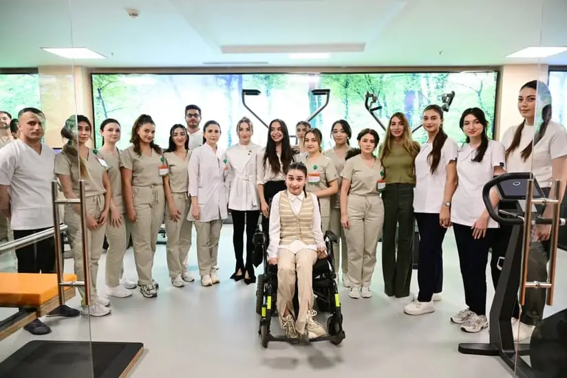 Yeni Klinikada Yeni Robotik Reabilitasiya və Sümük İliyi Transplantasiyası mərkəzlərinin açılışı olub - FOTO