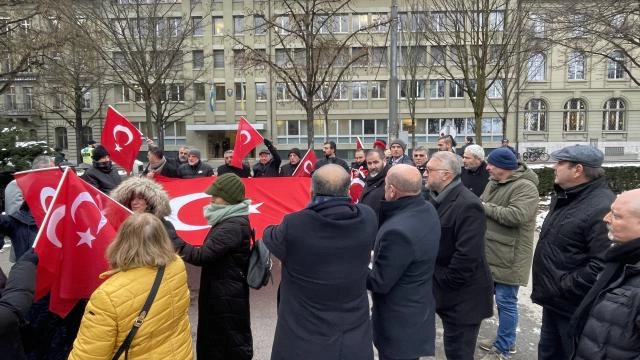 İsveçrədəki türk icması Qurani-Kərimin yandırılmasına etiraz edib