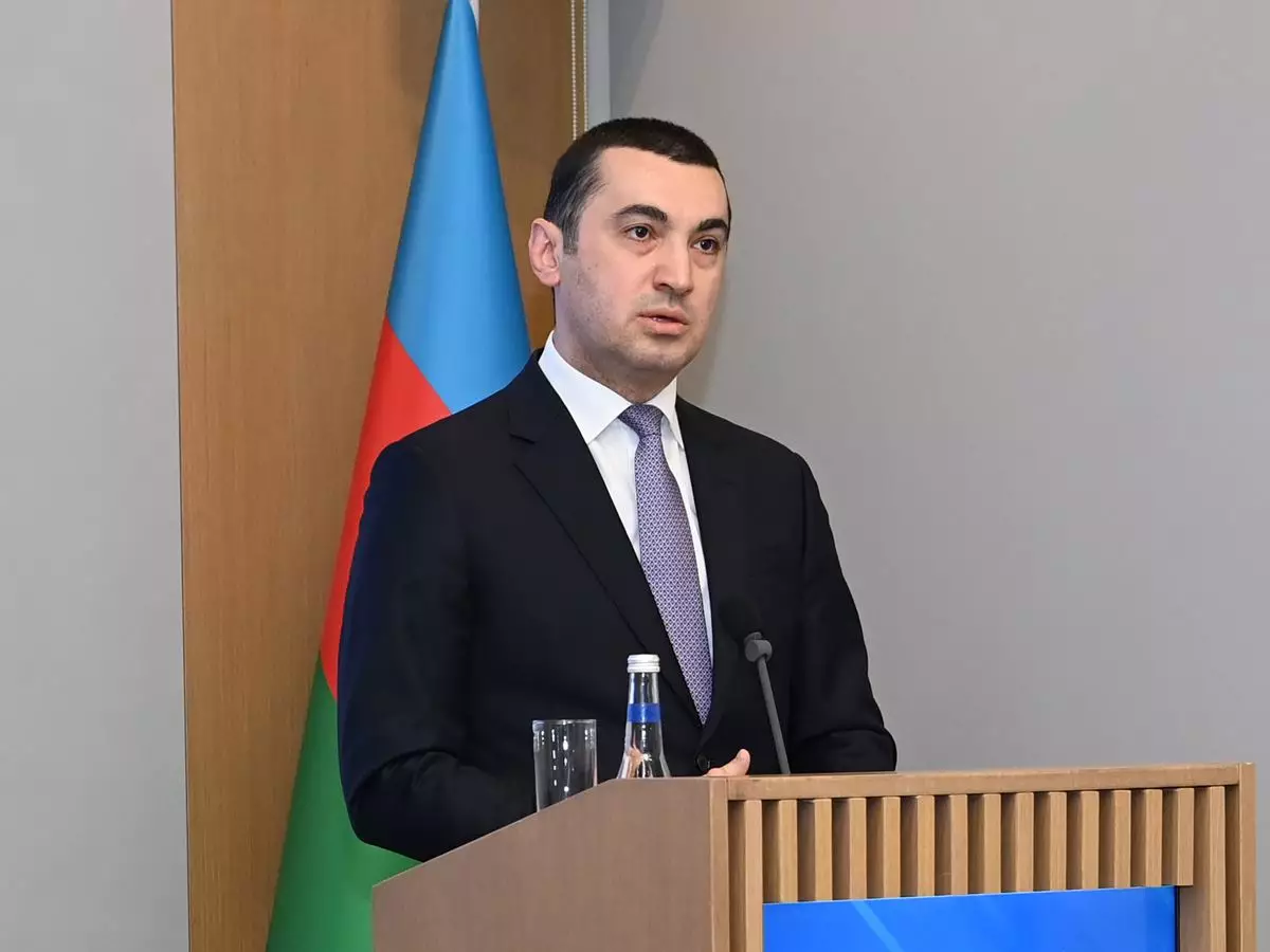 Ayxan Hacızadə Paşinyana cavab verib