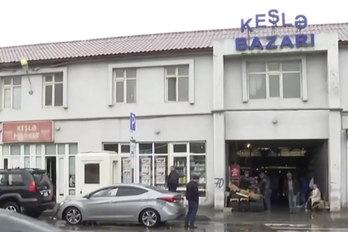 “Keşlə bazarı”nda söküntü işləri təxirə salındı