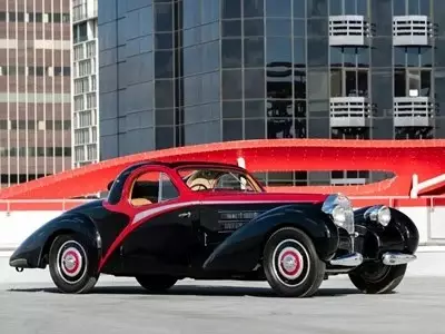 Nadir "Bugatti" avtomobil modeli hərracda 2 milyon dollardan çox qiymətə satılır