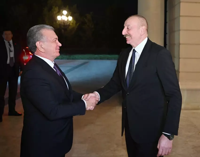 Azərbaycan Prezidenti İlham Əliyev Özbəkistan Prezidenti Şavkat Mirziyoyev ilə görüşüb - YENİLƏNİB