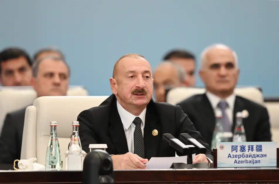 Tiencində “ŞƏT plyus” formatında görüş keçirilib, Prezident çıxış edib - YENİLƏNİB - 1