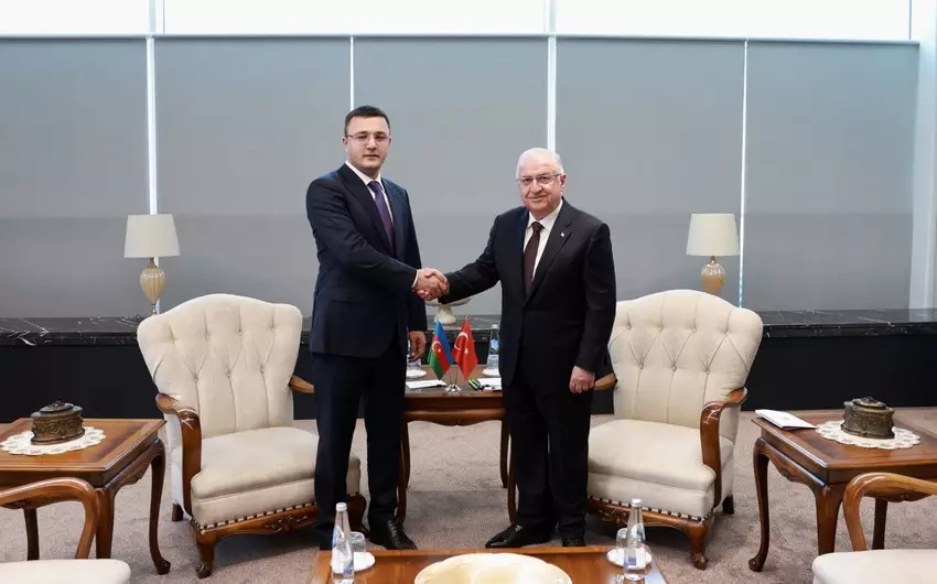 Yaşar Gülər müdafiə nazirinin müavini Aqil Qurbanovu qəbul edib