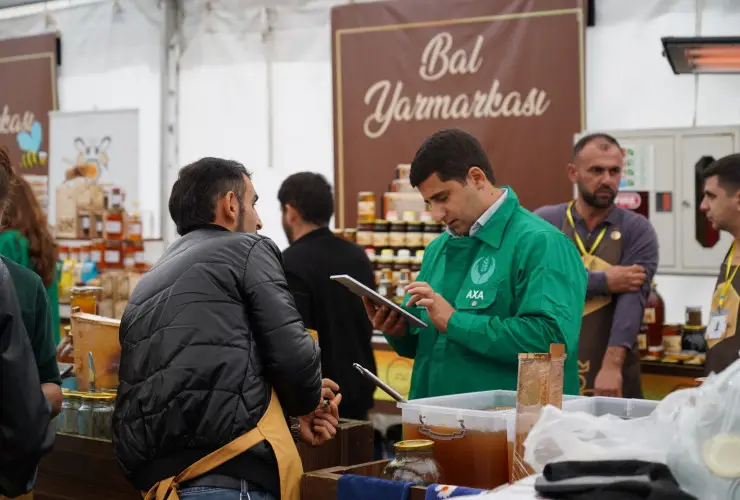 Yarmarkada iştirak edən arıçıların təlim ehtiyacları müəyyənləşib - FOTO