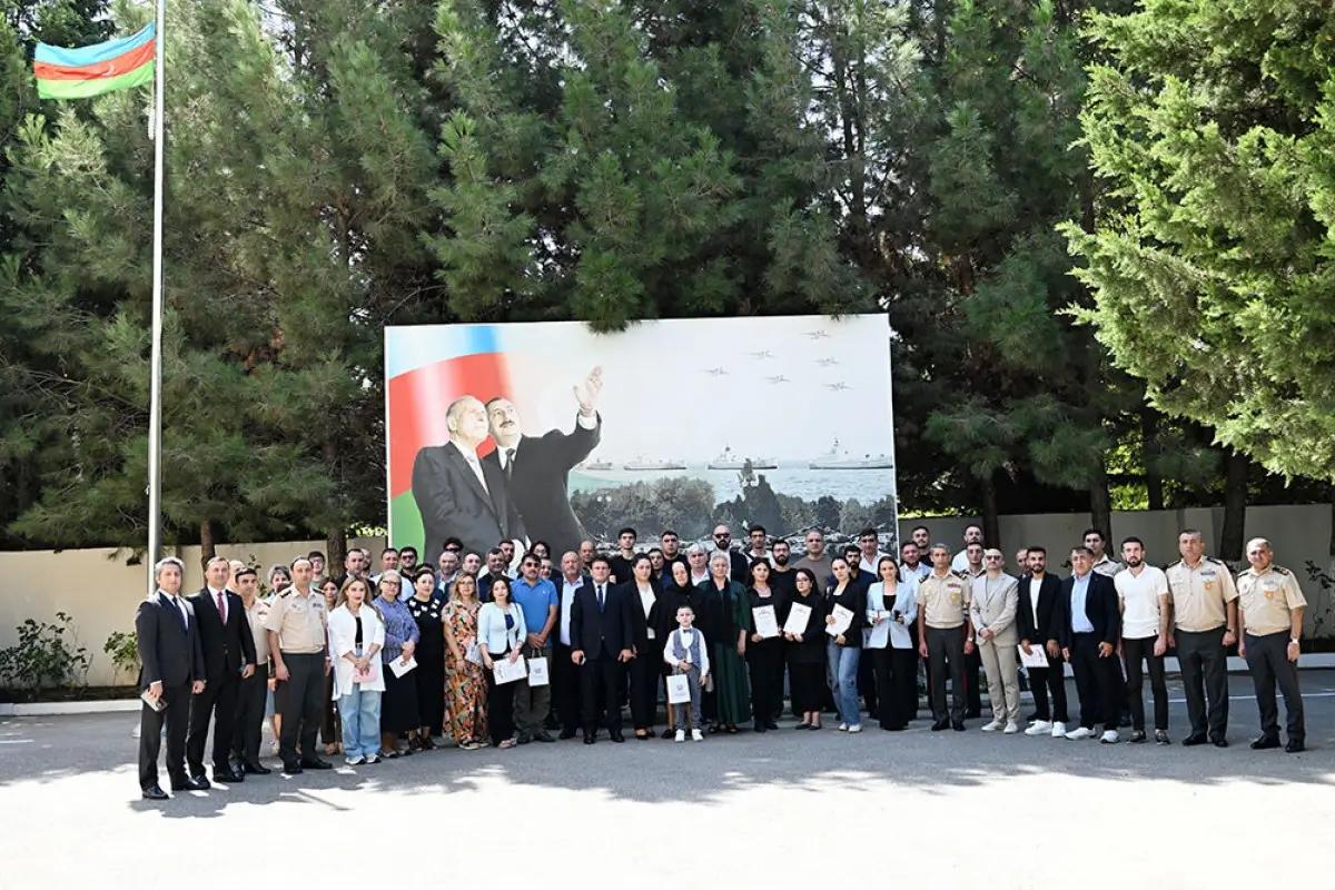 Şəhid jurnalistlər Məhərrəm İbrahimov və Sirac Abışovun medalları ailələrinə təqdim edilib
