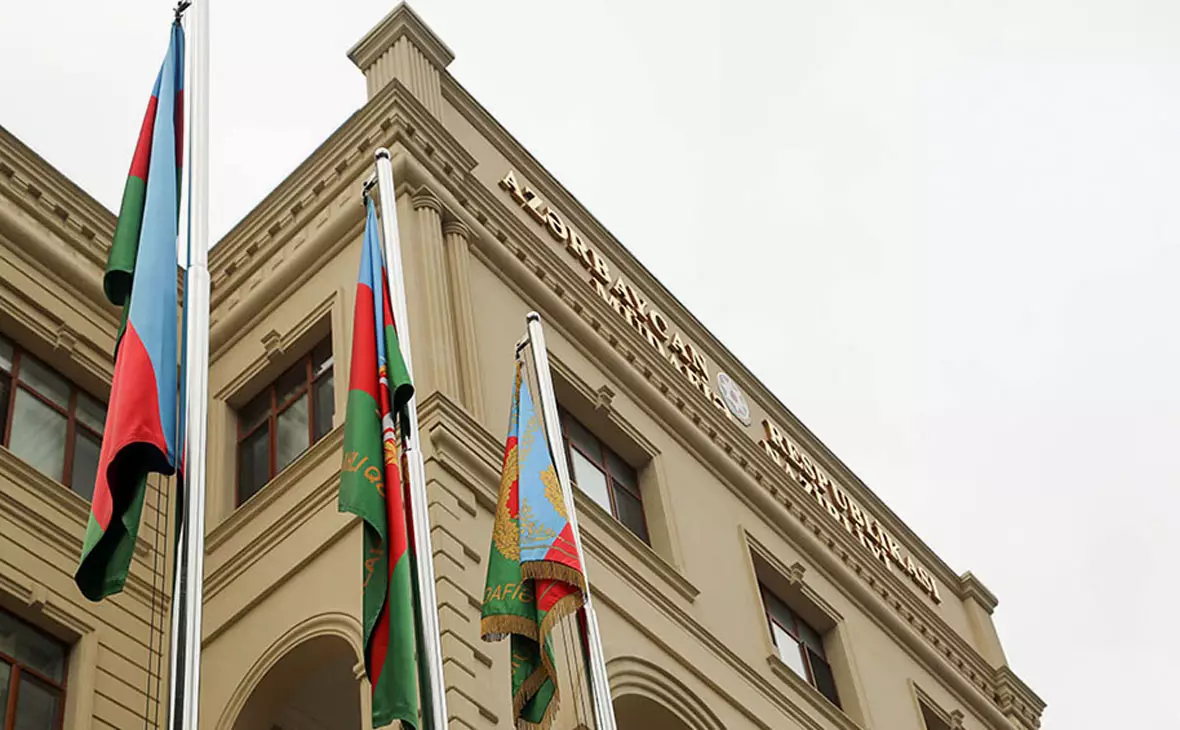 MN: Hərbi hissələrdə görüşə müvəqqəti məhdudiyyət qoyulub