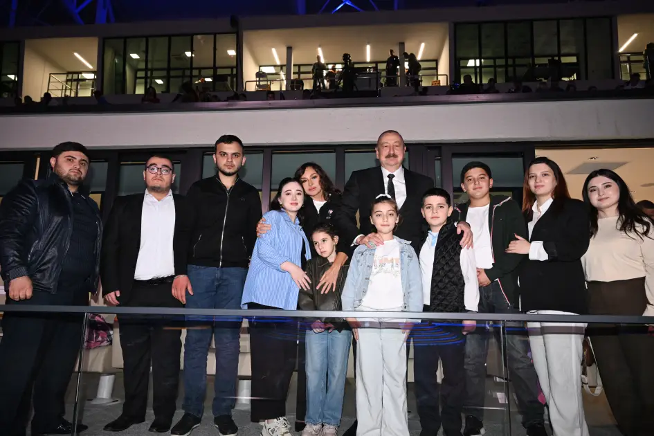 Gəncədə III MDB Oyunlarının təntənəli açılış mərasimi keçirilib, Prezident İlham Əliyev və birinci xanım Mehriban Əliyeva tədbiri izləyiblər - YENİLƏNİB 2