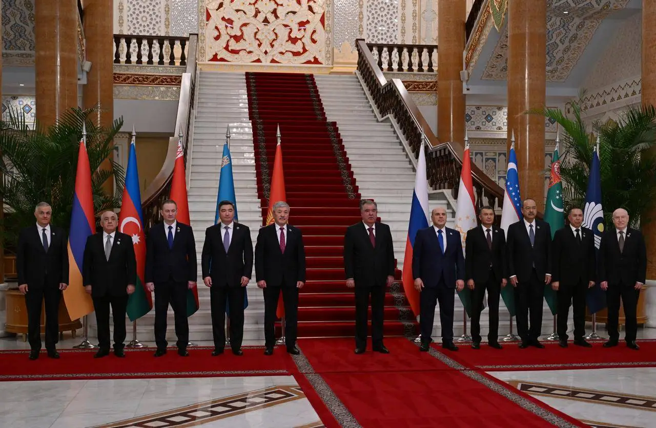Əli Əsədov MDB Hökumət Başçıları Şurasının üzvlərinin Tacikistan Prezidenti ilə görüşündə iştirak edib
