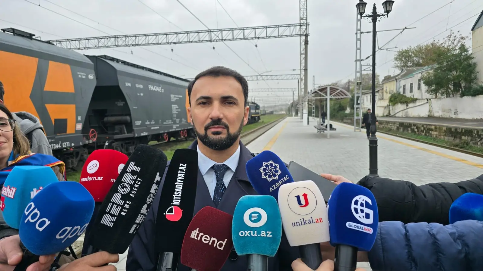 Bəxtiyar Hacıyev: "Rusiya və Qazaxıstandan Azərbaycan vasitəsilə Ermənistana növbəti yük partiyalarının göndərilməsi gözlənilir"