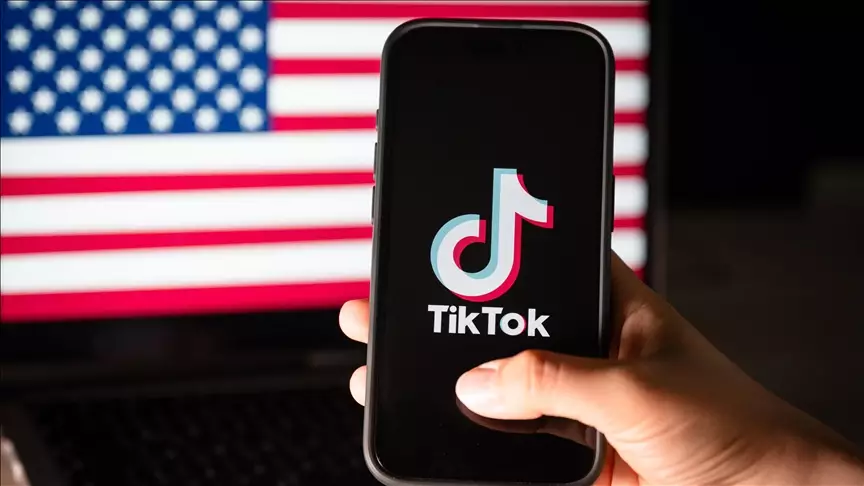 Tramp "TikTok" qadağasının təxirə salınması üçün məhkəməyə müraciət edib