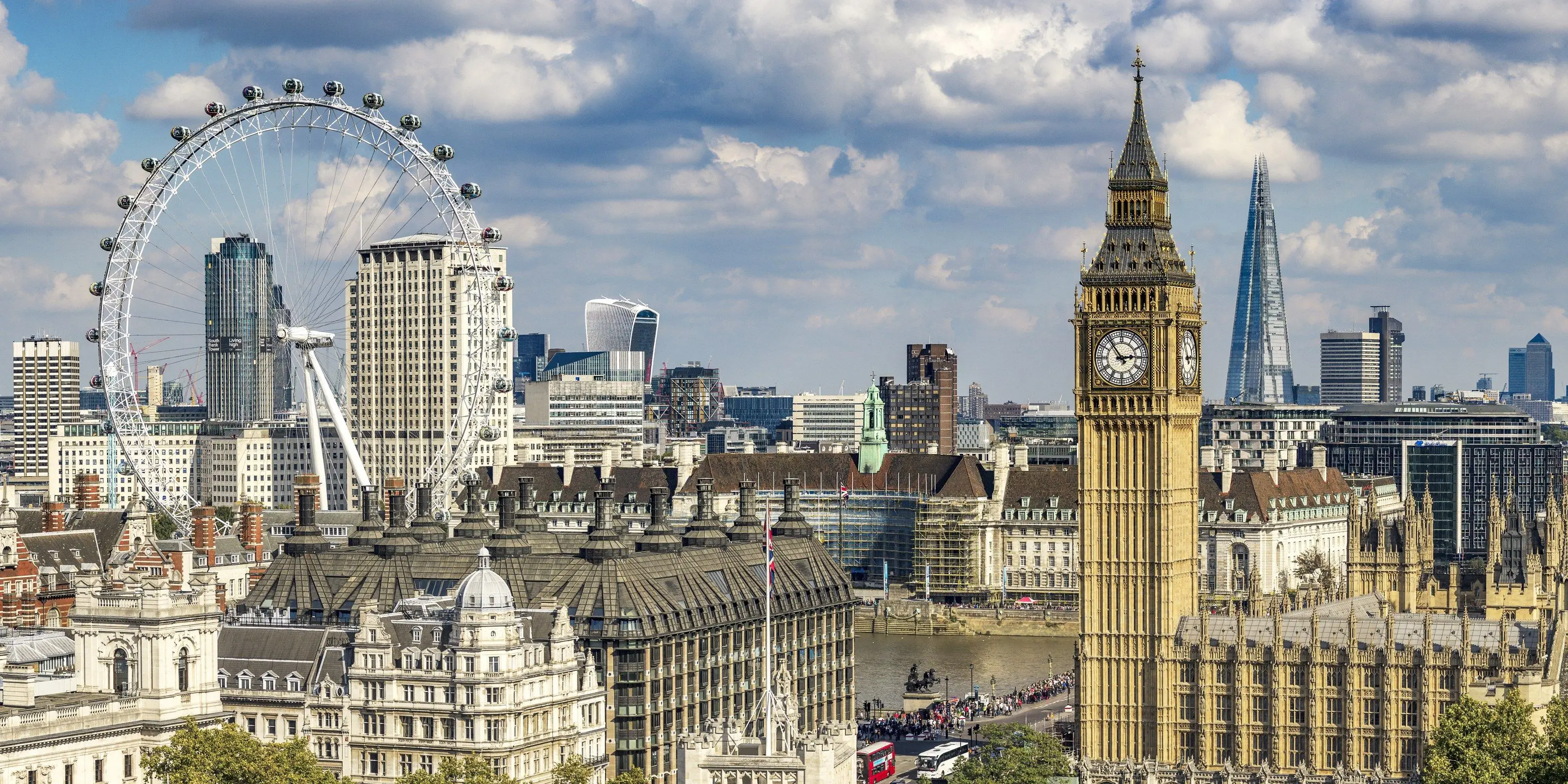Britaniyada ev qiymətləri rekord həddə çatdı
