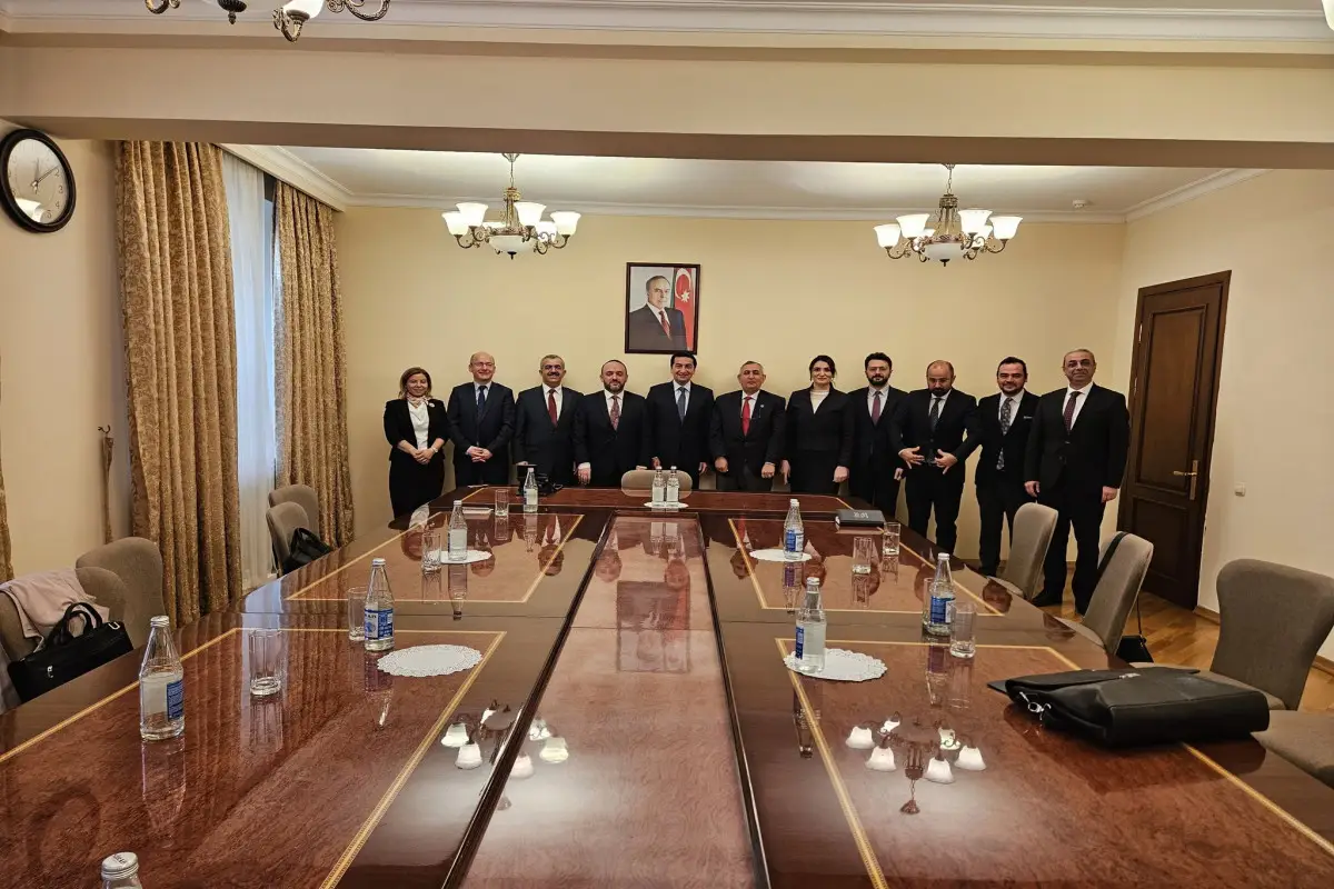 Türkiyədən gələn nümayəndə heyəti Hikmət Hacıyevlə görüşdü