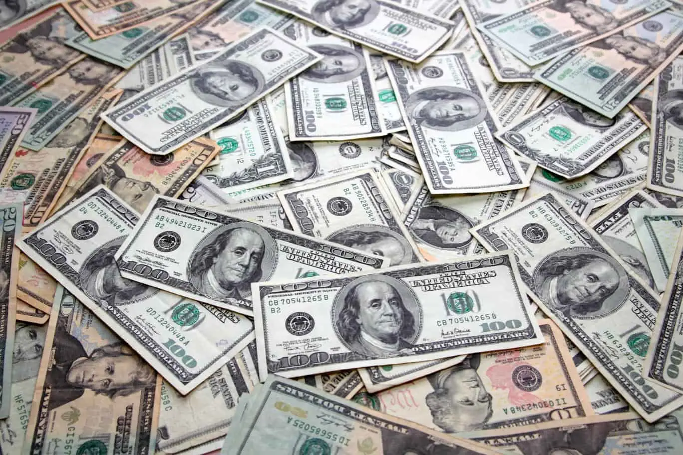 ARDNF-nin investisiya portfelində dolların payı artıb