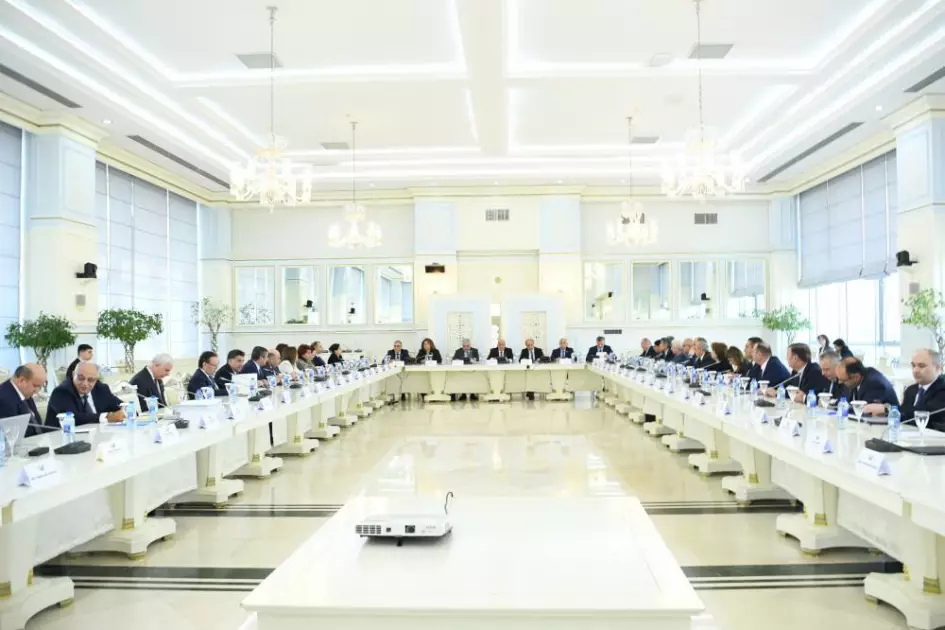 Milli Məclisin üç komitəsinin birgə iclasında 2025-ci ilin dövlət büdcəsinin layihəsinə baxılıb - FOTO