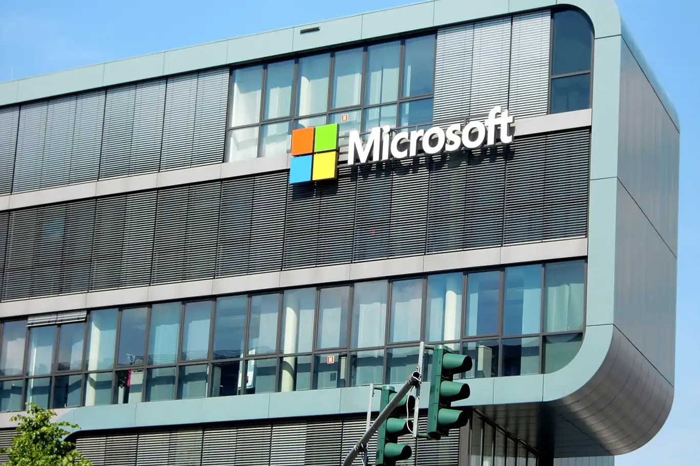 “Microsoft” Hindistanda süni intellektin inkişafına 3 milyard dollar sərmayə qoyacaq