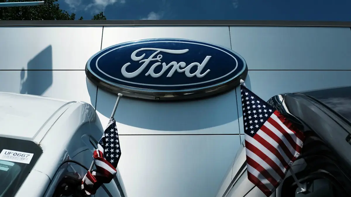 "Ford" xalis mənfəətini 2,7 dəfə artırıb