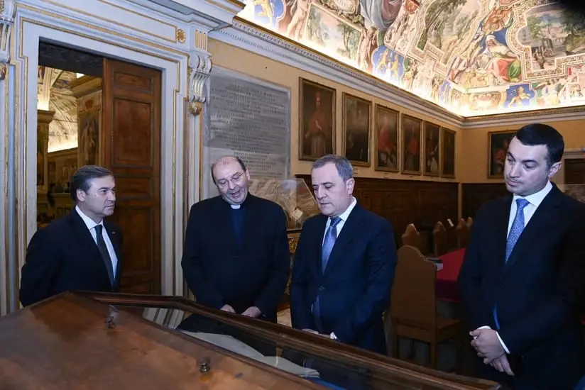 Ceyhun Bayramov Vatikan Apostol Kitabxanasında olub - FOTO