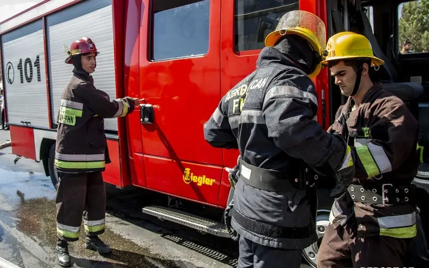 Yataqxanada yanğın olub, üç nəfər tüstüdən zəhərlənib