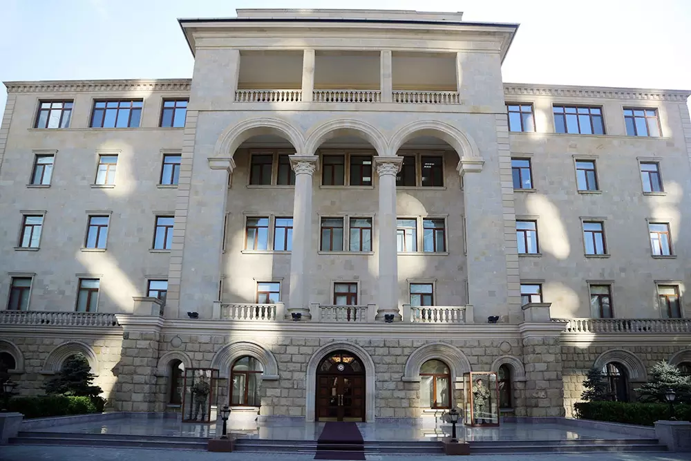Müdafiə Nazirliyində xidməti müşavirə keçirilib